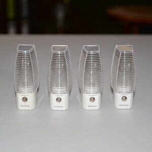 4 Magnavox LED automatic on off light sensor nightlight